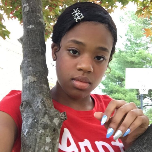 Meet your Posher, Deyzani - Picture 1 of 1